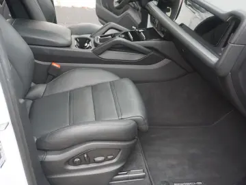 PORSCHE Cayenne Coupe E-Hybrid SportDesign HAL Luft AHK