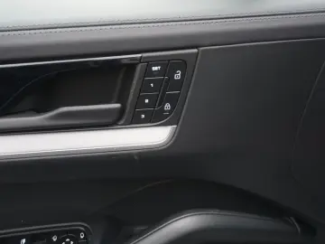 PORSCHE Cayenne Coupe E-Hybrid SportDesign HAL Luft AHK