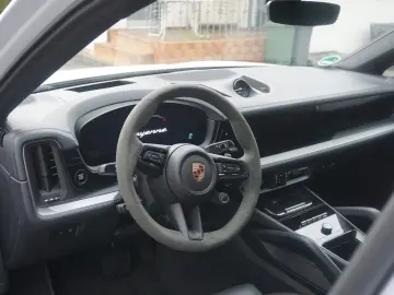 PORSCHE Cayenne Coupe E-Hybrid SportDesign HAL Luft AHK