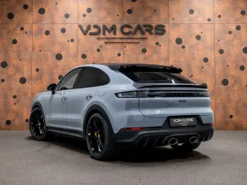 PORSCHE Cayenne Coupe Turbo E-Hybrid mit GT-Paket TECHAR