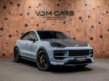 PORSCHE Cayenne Coupe Turbo E-Hybrid mit GT-Paket TECHAR