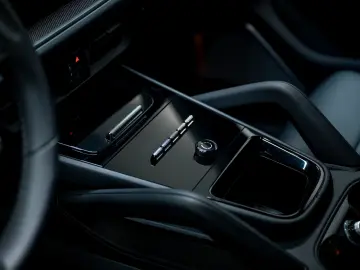 PORSCHE Cayenne Coupe Turbo E-Hybrid mit GT-Paket TECHAR