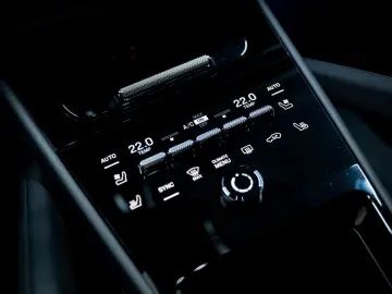 PORSCHE Cayenne Coupe Turbo E-Hybrid mit GT-Paket TECHAR