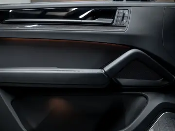 PORSCHE Cayenne Coupe Turbo E-Hybrid mit GT-Paket TECHAR
