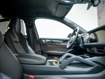 PORSCHE Cayenne Coupe Turbo E-Hybrid mit GT-Paket TECHAR