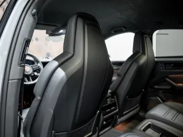 PORSCHE Cayenne Coupe Turbo E-Hybrid mit GT-Paket TECHAR