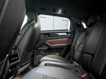 PORSCHE Cayenne Coupe Turbo E-Hybrid mit GT-Paket TECHAR