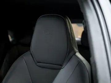 PORSCHE Cayenne Coupe Turbo E-Hybrid mit GT-Paket TECHAR