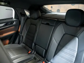PORSCHE Cayenne Coupe Turbo E-Hybrid mit GT-Paket TECHAR