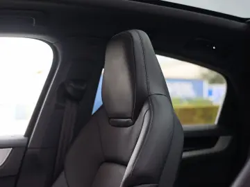 PORSCHE Cayenne Coupe E-Hybrid