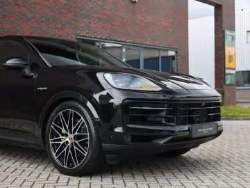 PORSCHE Cayenne Coupe E-Hybrid
