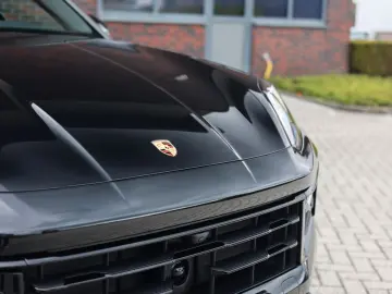 PORSCHE Cayenne Coupe E-Hybrid