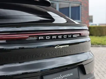 PORSCHE Cayenne Coupe E-Hybrid