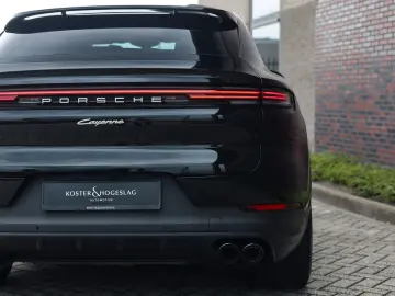 PORSCHE Cayenne Coupe E-Hybrid