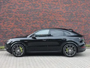 PORSCHE Cayenne Coupe E-Hybrid