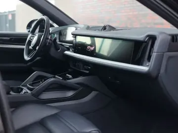 PORSCHE Cayenne Coupe E-Hybrid