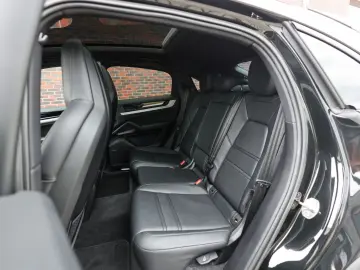 PORSCHE Cayenne Coupe E-Hybrid