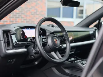 PORSCHE Cayenne Coupe E-Hybrid