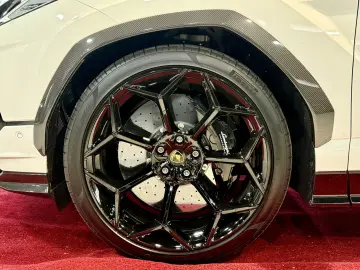 LAMBORGHINI Urus Performante FULLCARBON ALCANTARA KERAMIK