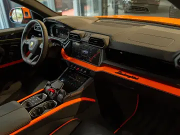 LAMBORGHINI Urus 4.0 V8 PHEV SE   Arancio Borealls   B&O 3D