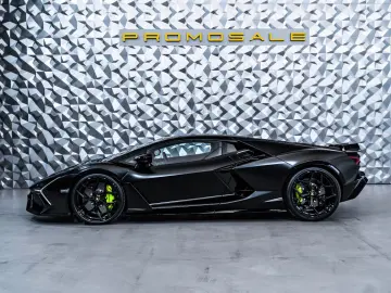 LAMBORGHINI Revuelto Nero Nemesis  Lift  Passenger Display