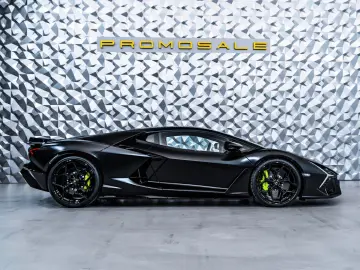 LAMBORGHINI Revuelto Nero Nemesis  Lift  Passenger Display