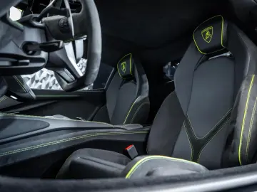 LAMBORGHINI Revuelto Nero Nemesis  Lift  Passenger Display