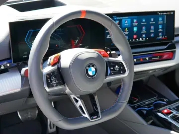BMW M5 Limousine MarinaBay Merino Ultimate