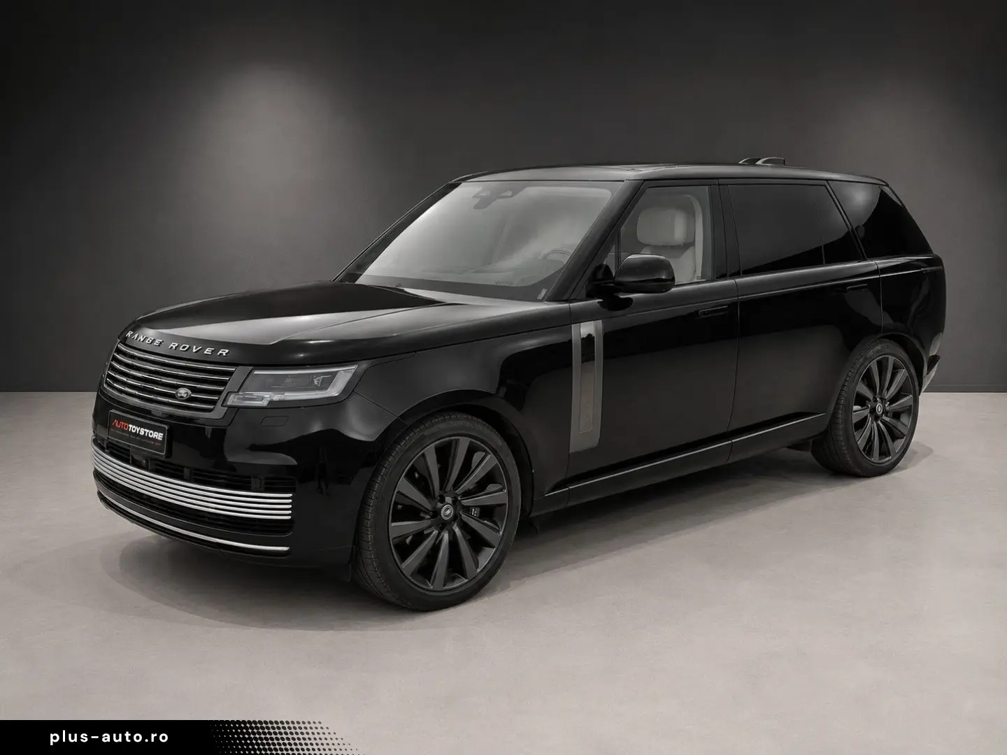 LAND ROVER Range Rover SV P615 LWB  SV Bespoke  Rear TV  23
