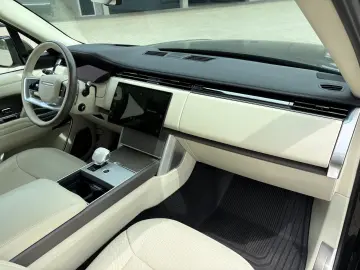 LAND ROVER Range Rover SV P615 LWB  SV Bespoke  Rear TV  23