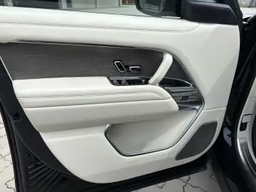 LAND ROVER Range Rover SV P615 LWB  SV Bespoke  Rear TV  23