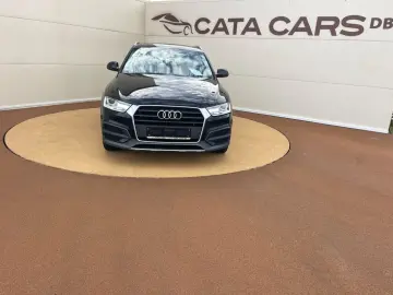 Audi Q3 2.0TDI  150CP  BI-Xenon  Navi  Keyless  Pilot  PDC