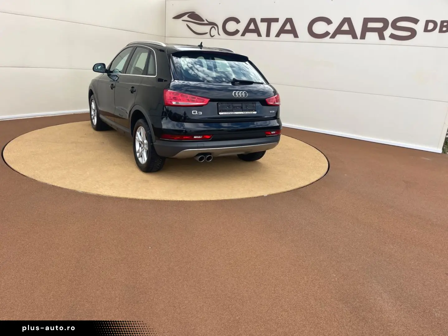Audi Q3 2.0TDI  150CP  BI-Xenon  Navi  Keyless  Pilot  PDC
