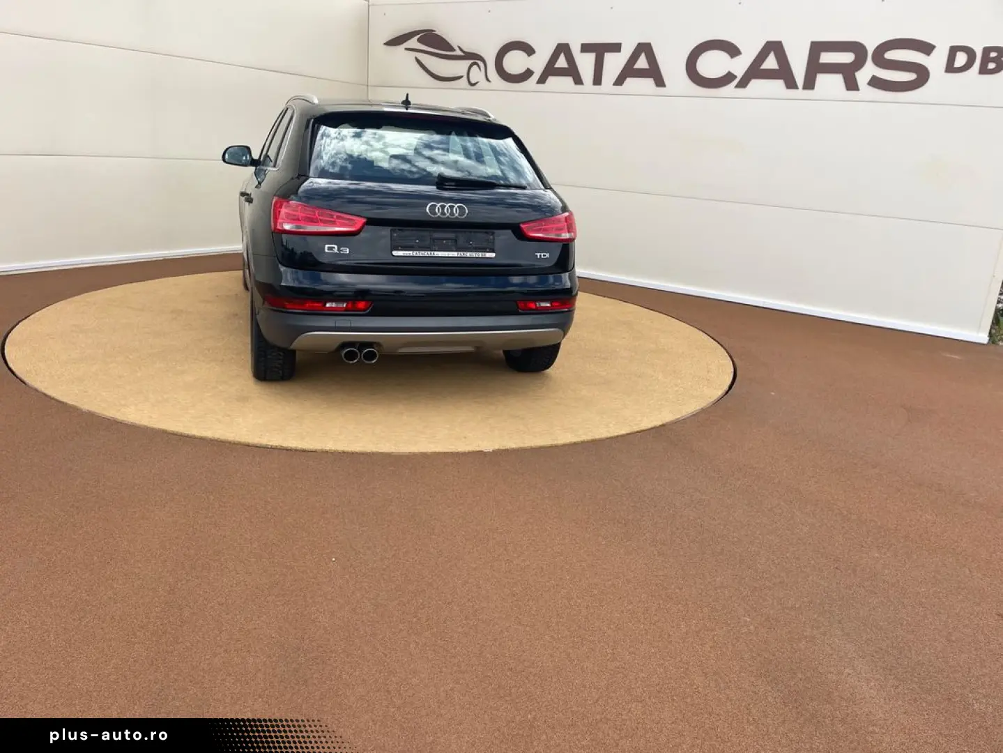 Audi Q3 2.0TDI  150CP  BI-Xenon  Navi  Keyless  Pilot  PDC