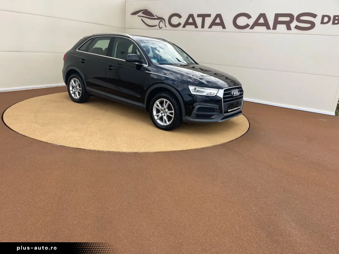 Audi Q3 2.0TDI  150CP  BI-Xenon  Navi  Keyless  Pilot  PDC