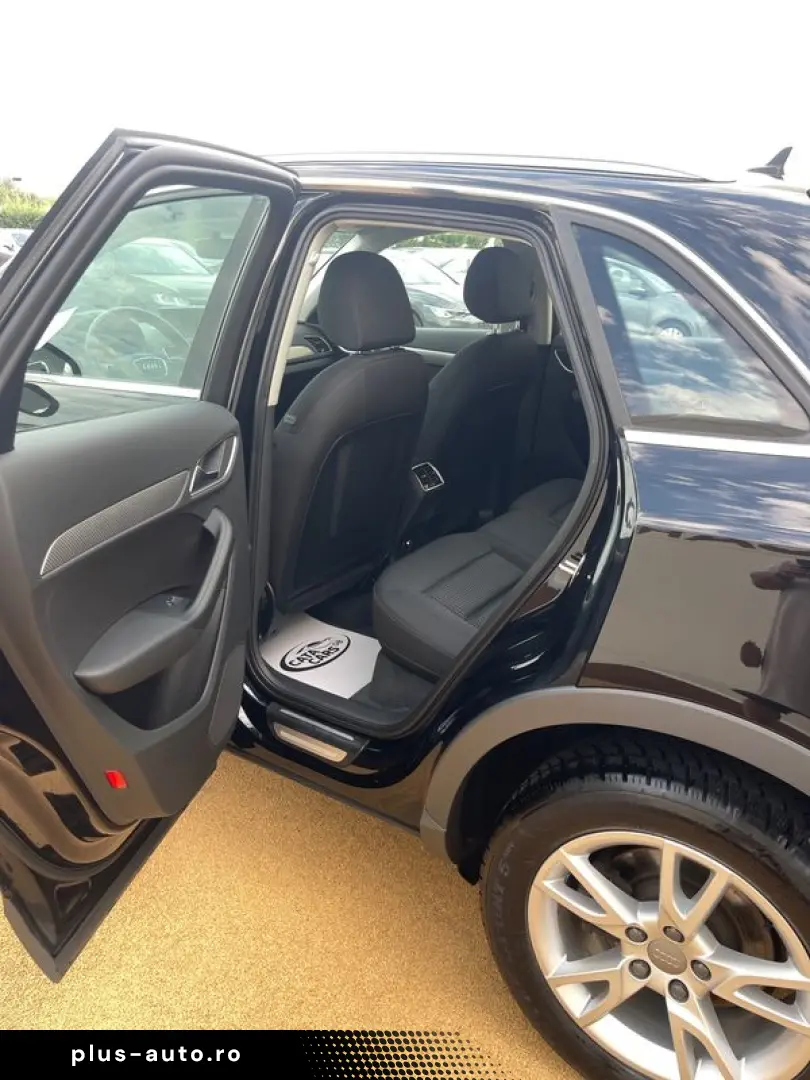 Audi Q3 2.0TDI  150CP  BI-Xenon  Navi  Keyless  Pilot  PDC