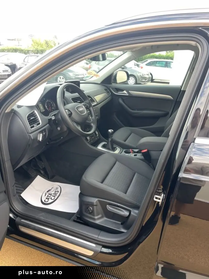 Audi Q3 2.0TDI  150CP  BI-Xenon  Navi  Keyless  Pilot  PDC
