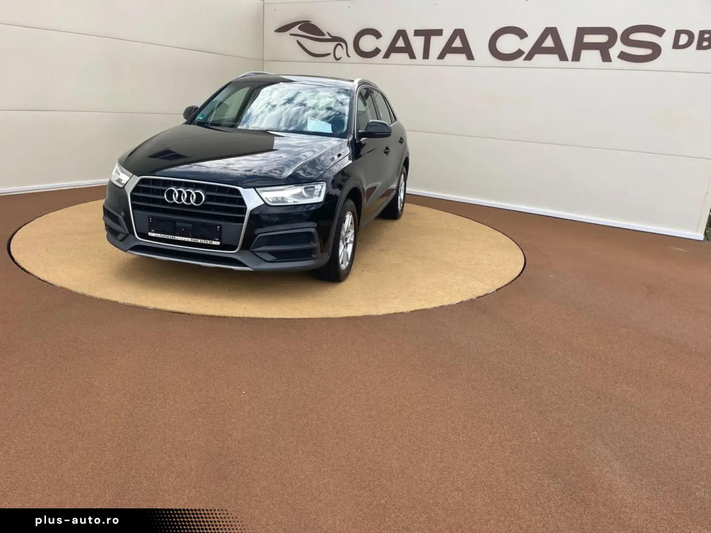 Audi Q3 2.0TDI  150CP  BI-Xenon  Navi  Keyless  Pilot  PDC