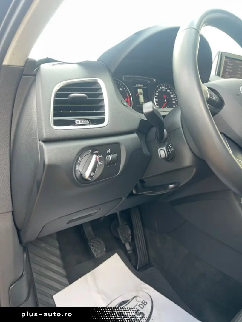 Audi Q3 2.0TDI  150CP  BI-Xenon  Navi  Keyless  Pilot  PDC