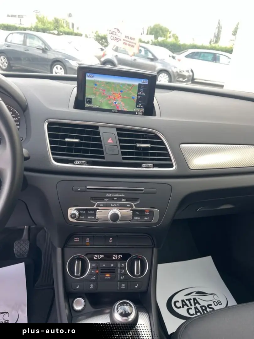 Audi Q3 2.0TDI  150CP  BI-Xenon  Navi  Keyless  Pilot  PDC