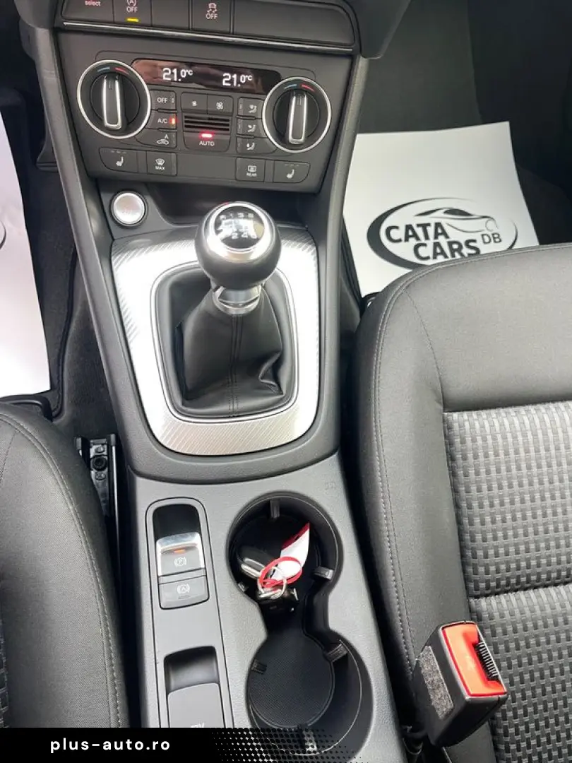Audi Q3 2.0TDI  150CP  BI-Xenon  Navi  Keyless  Pilot  PDC
