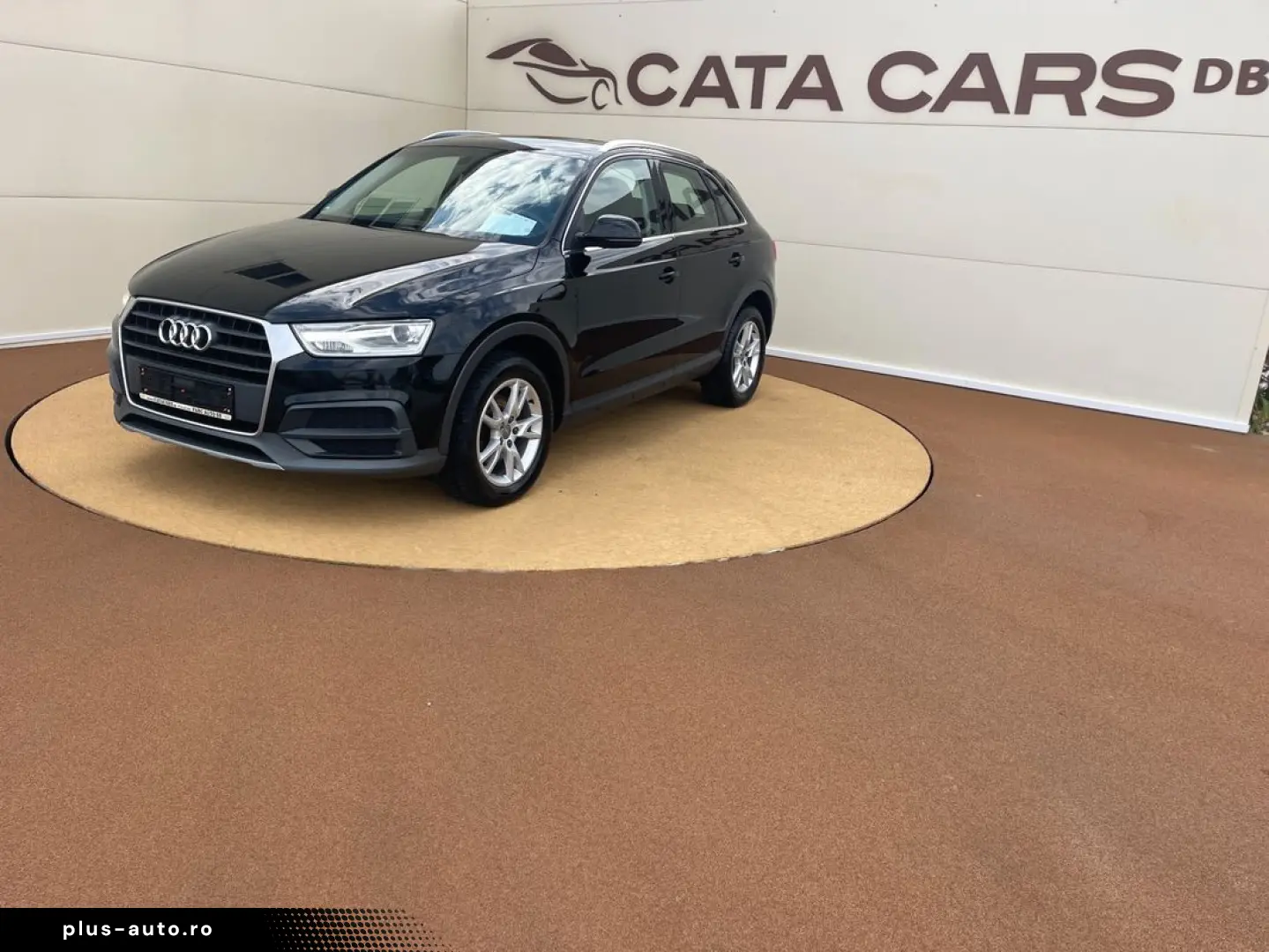 Audi Q3 2.0TDI  150CP  BI-Xenon  Navi  Keyless  Pilot  PDC