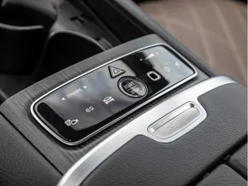 MERCEDES-BENZ EQE 500 4M ElectricArt Hyper Pano Burm…