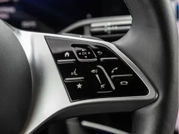 MERCEDES-BENZ EQE 500 4M ElectricArt Hyper Pano Burm…