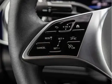 MERCEDES-BENZ EQE 500 4M ElectricArt Hyper Pano Burm…