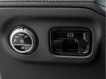 MERCEDES-BENZ EQE 500 4M ElectricArt Hyper Pano Burm…