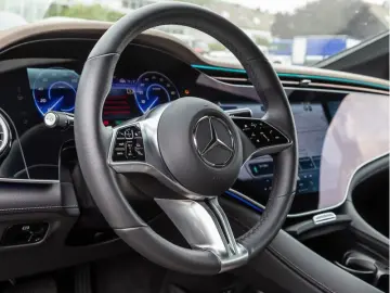 MERCEDES-BENZ EQE 500 4M ElectricArt Hyper Pano Burm…