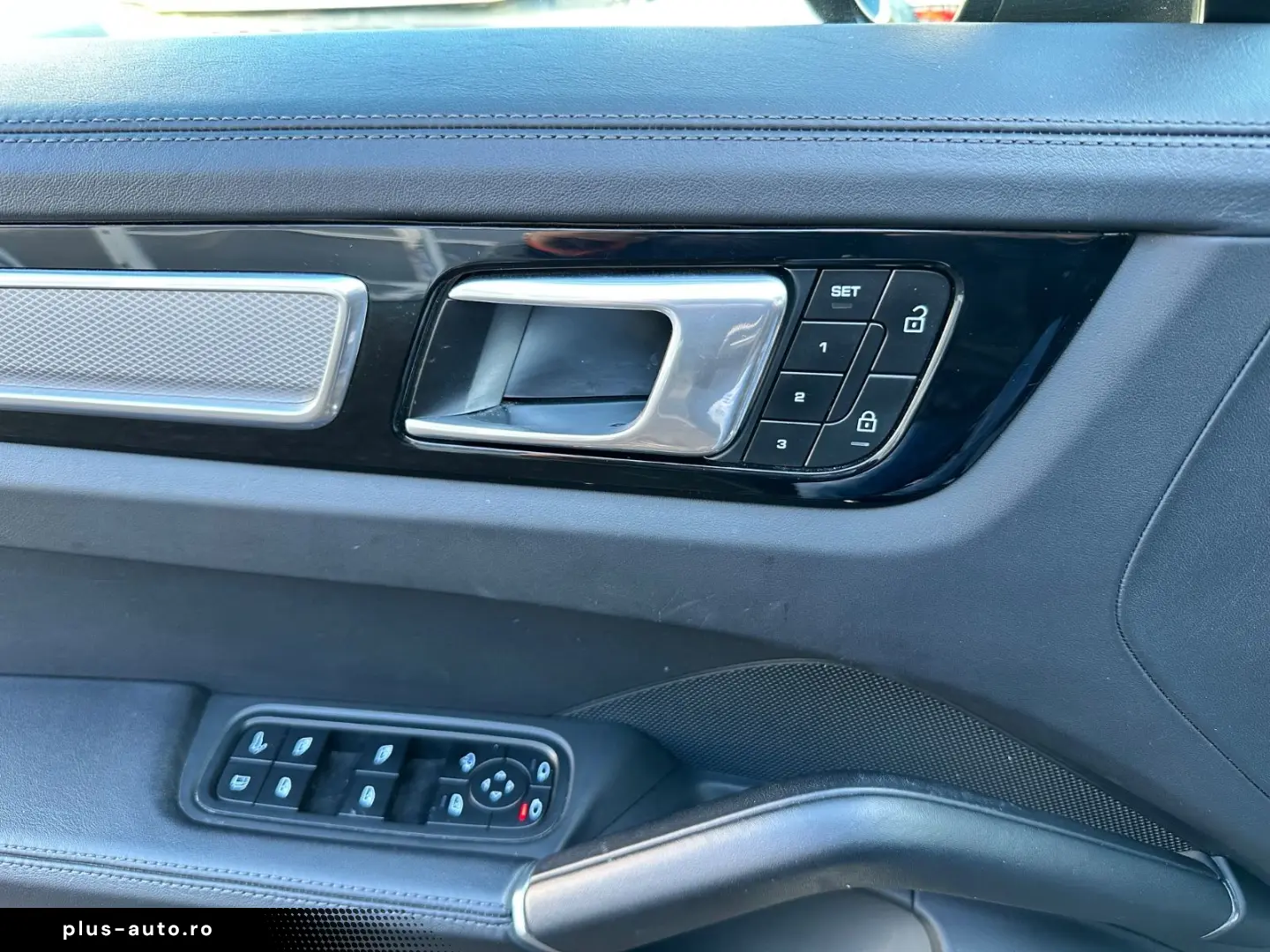 PORSCHE Cayenne E-Hybrid Platinum Edition