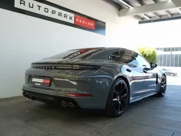 Porsche Panamera 4 S E-Hybrid MEGA-SPEC PCCB BURMESTER