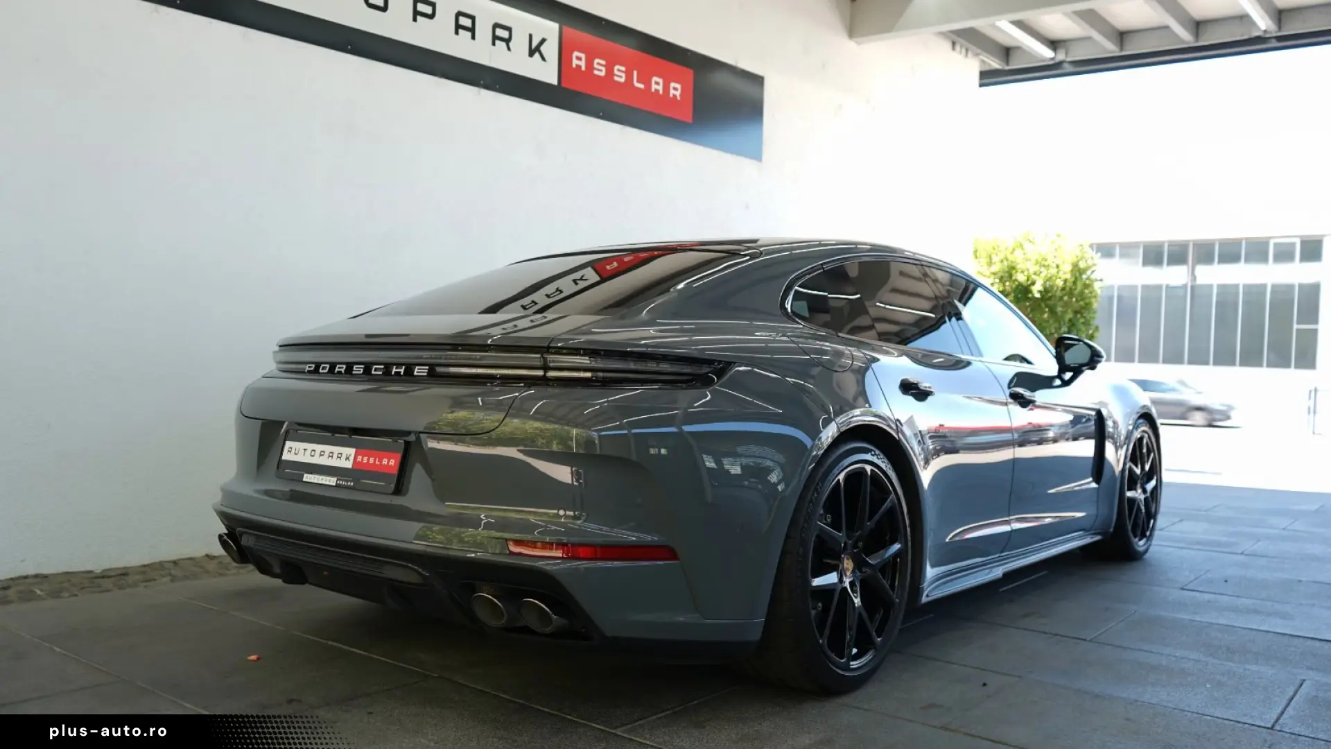 Porsche Panamera 4 S E-Hybrid MEGA-SPEC PCCB BURMESTER